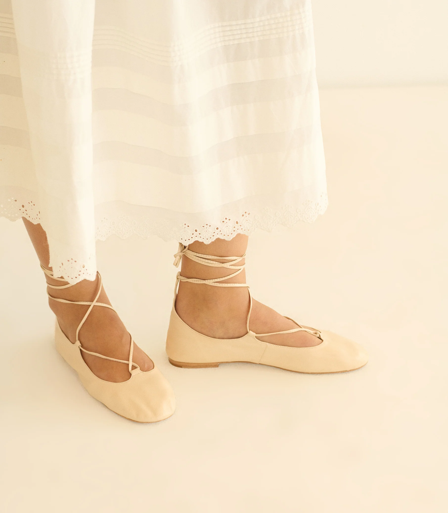 ALORA TIE FLAT -- NUDE NAPPA - Image 3