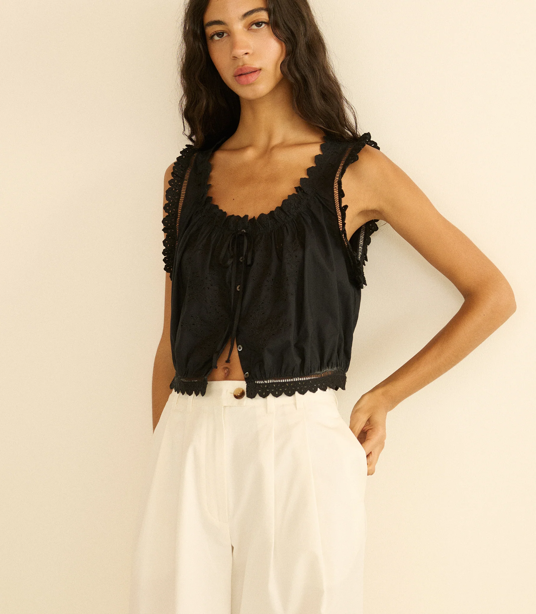 TRAVELER TOP -- BLACK - Image 4
